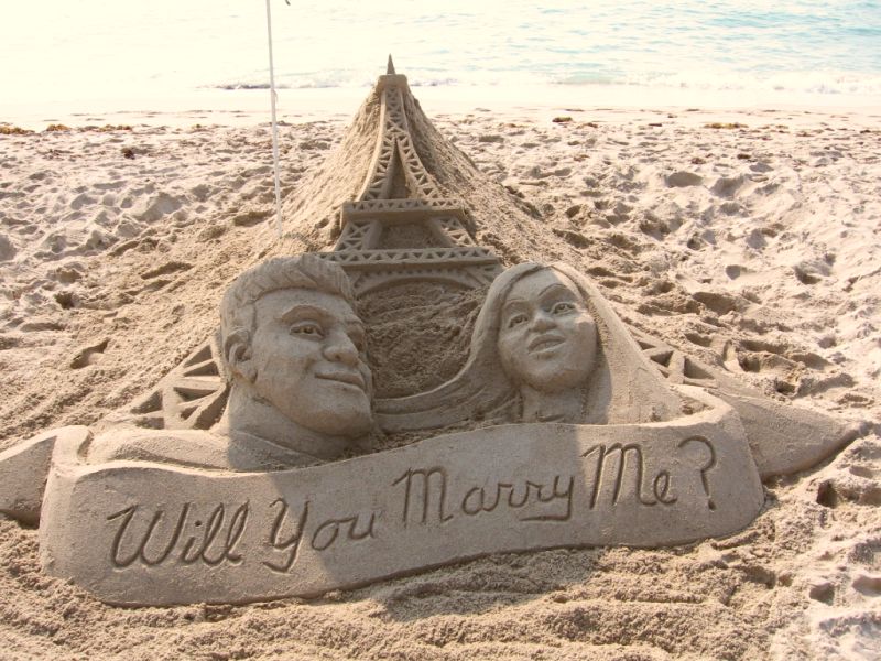 Wedding & Proposal SAnd Scultpure Eiffel Tower